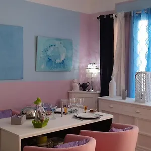 https://harmonia-annie-beau-2-pieces-atypique-200-m-a-pied.fr-provencehotel.com