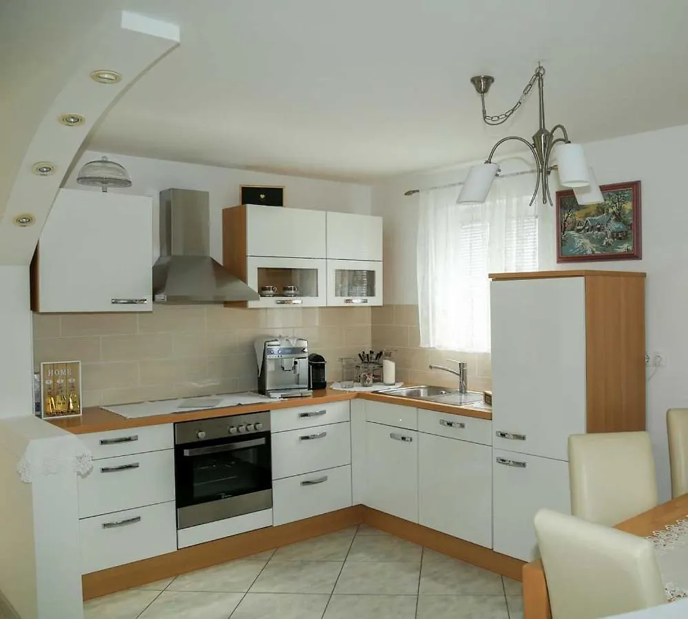 Adrian-Apartments-51511-Malinska-Otok-Krk Primorska 21 0*, Malinska
